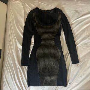 FRENCH CONNECTION  BLACK AND GOLD STRIPED GEOMETRIC DRESS